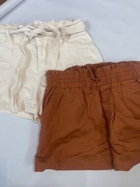 UNIVERSAL THREAD M 6 Tan Women's Shorts two pair higher waist belted a new day